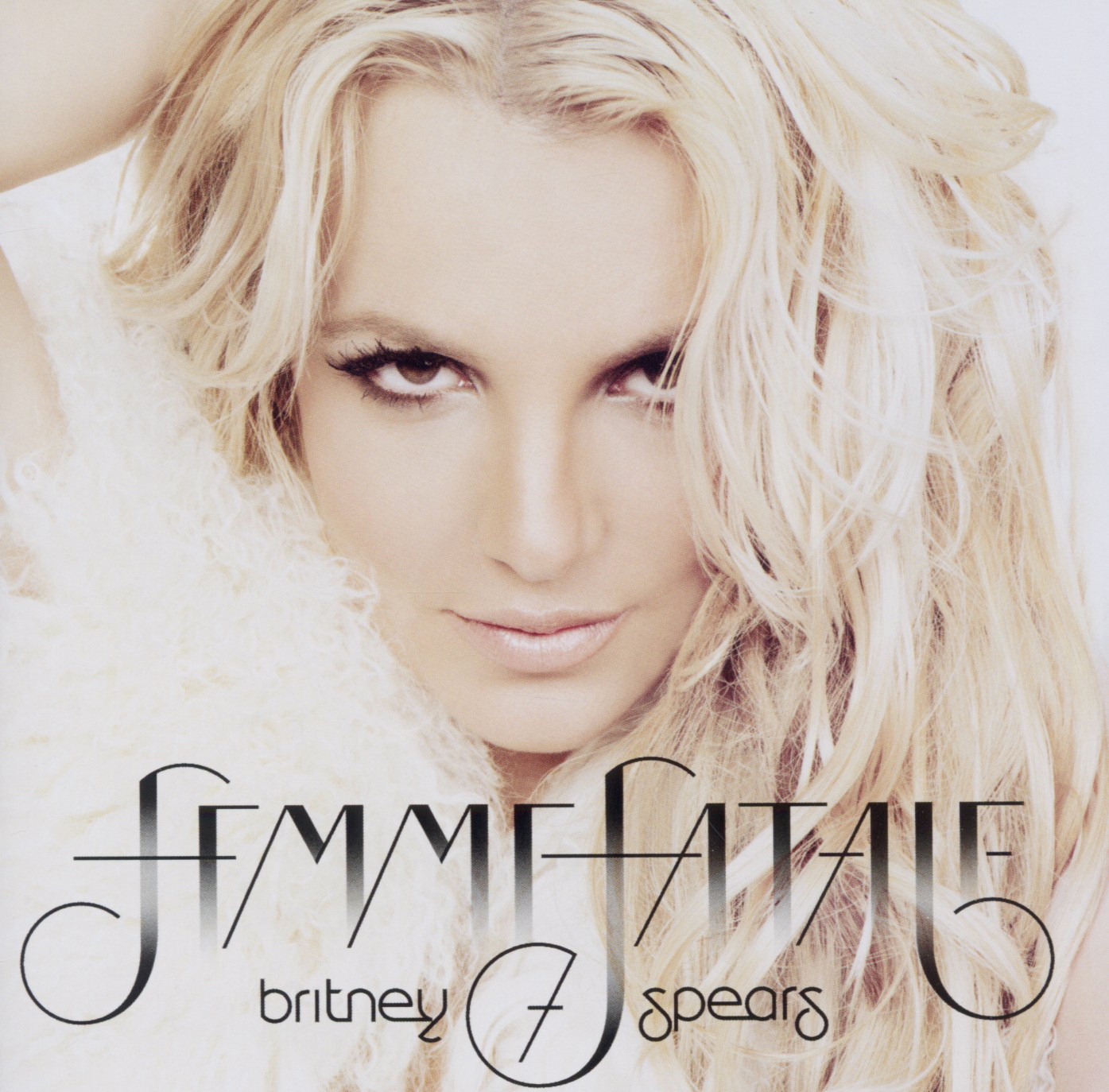 Britney Spears – Femme Fatale