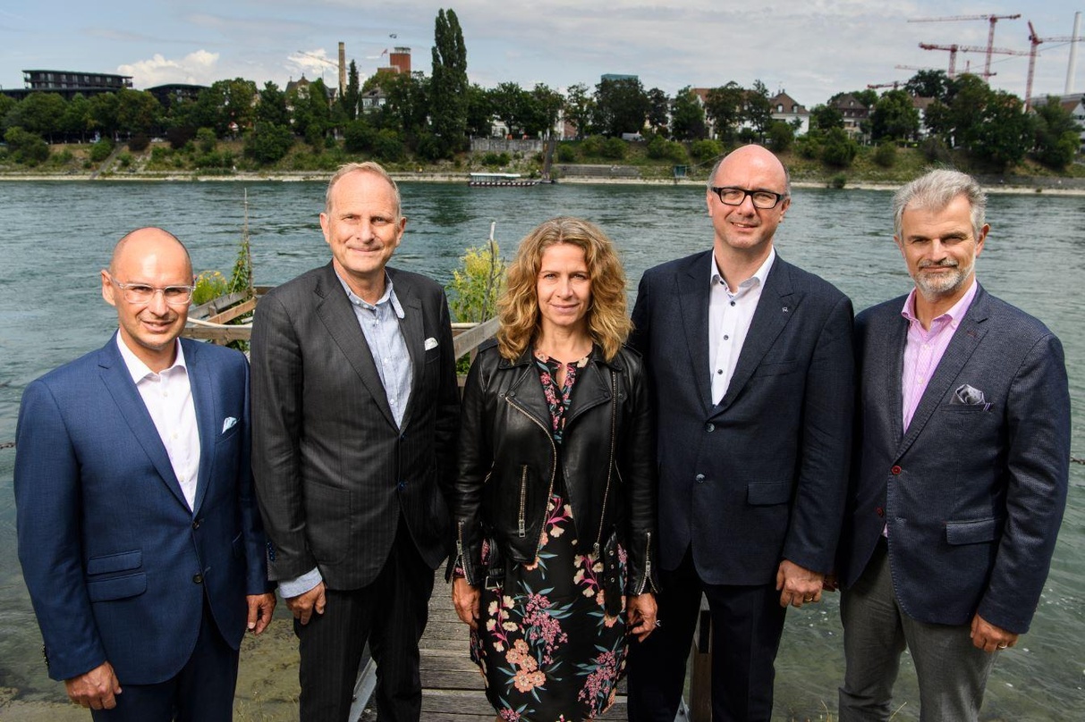 Freuen sich auf die Vertragsverlänergung (von links): Mark Hallauer (Leiter Marketing & E-Commerce Basler Versicherungen), Stephan Werthmüller (Verwaltungsratspräsident der Session Basel),...