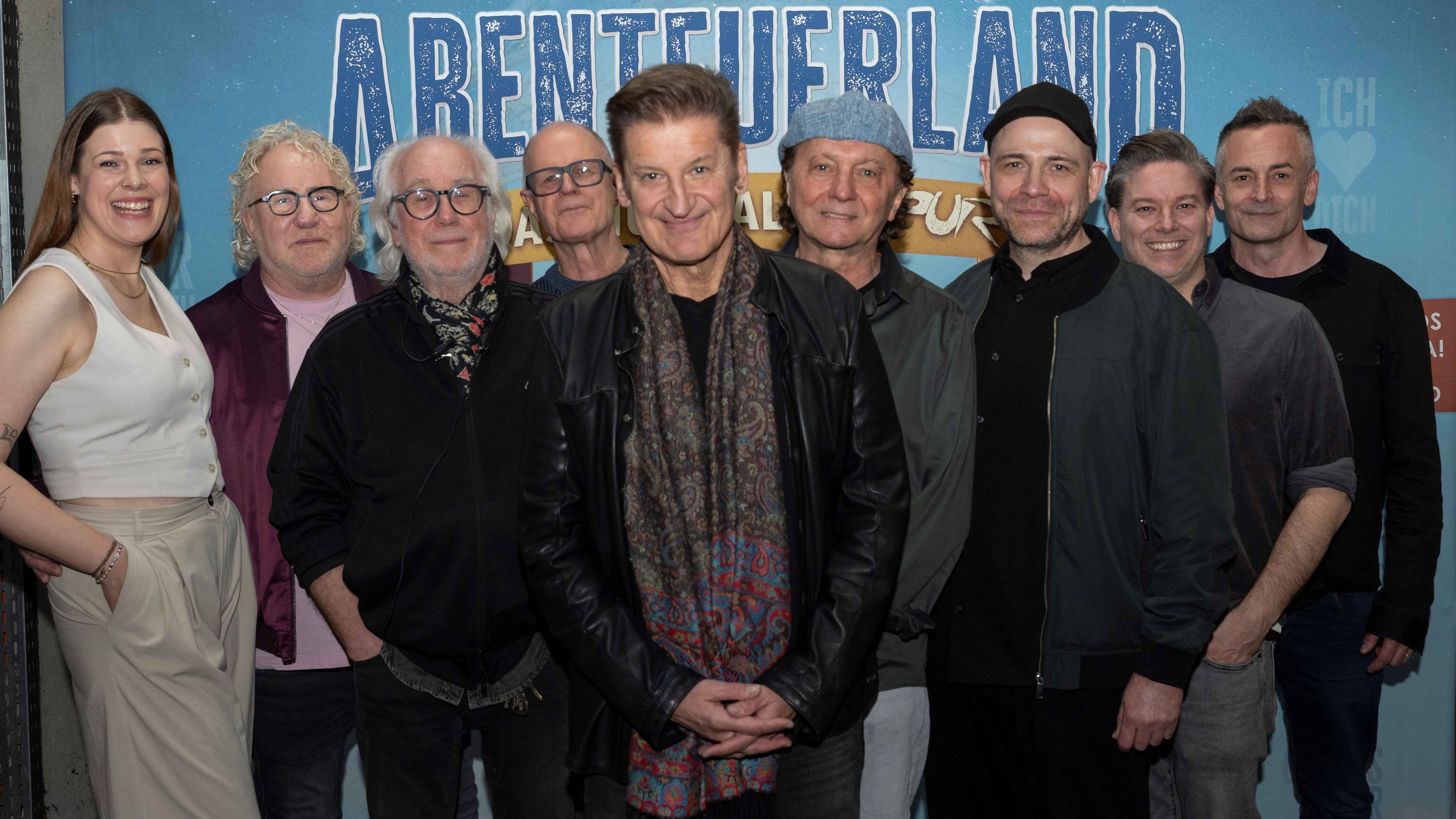 Bei der "Abenteuerland"-Premiere in Stuttgart (von links): Katharina Burow (Projektleiterin "Abenteuerland" bei ATG Touring), Cherry Gehring (Pur), Werner Schretzmeier (Intendant Theaterha...