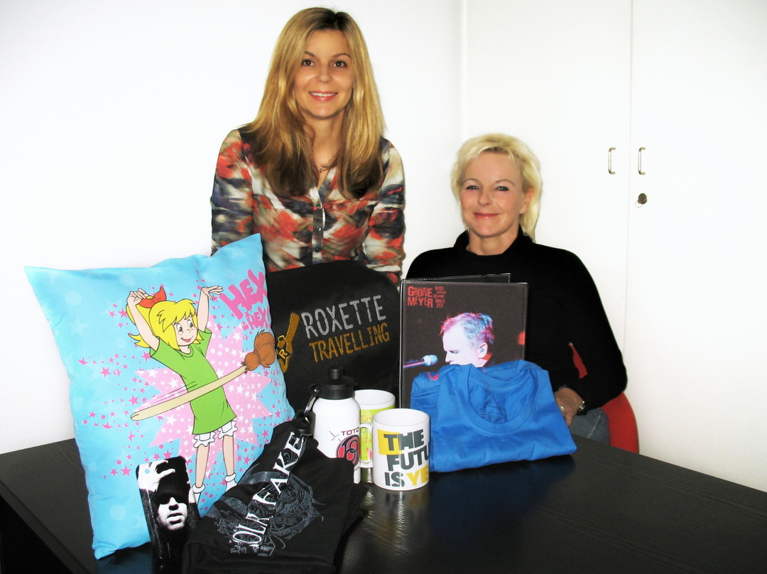 Haben mit Merkando eine On-Demand-Plattform für Fanartikel aufgebaut: Sylvia Kollek (links) und Evelyn Junker