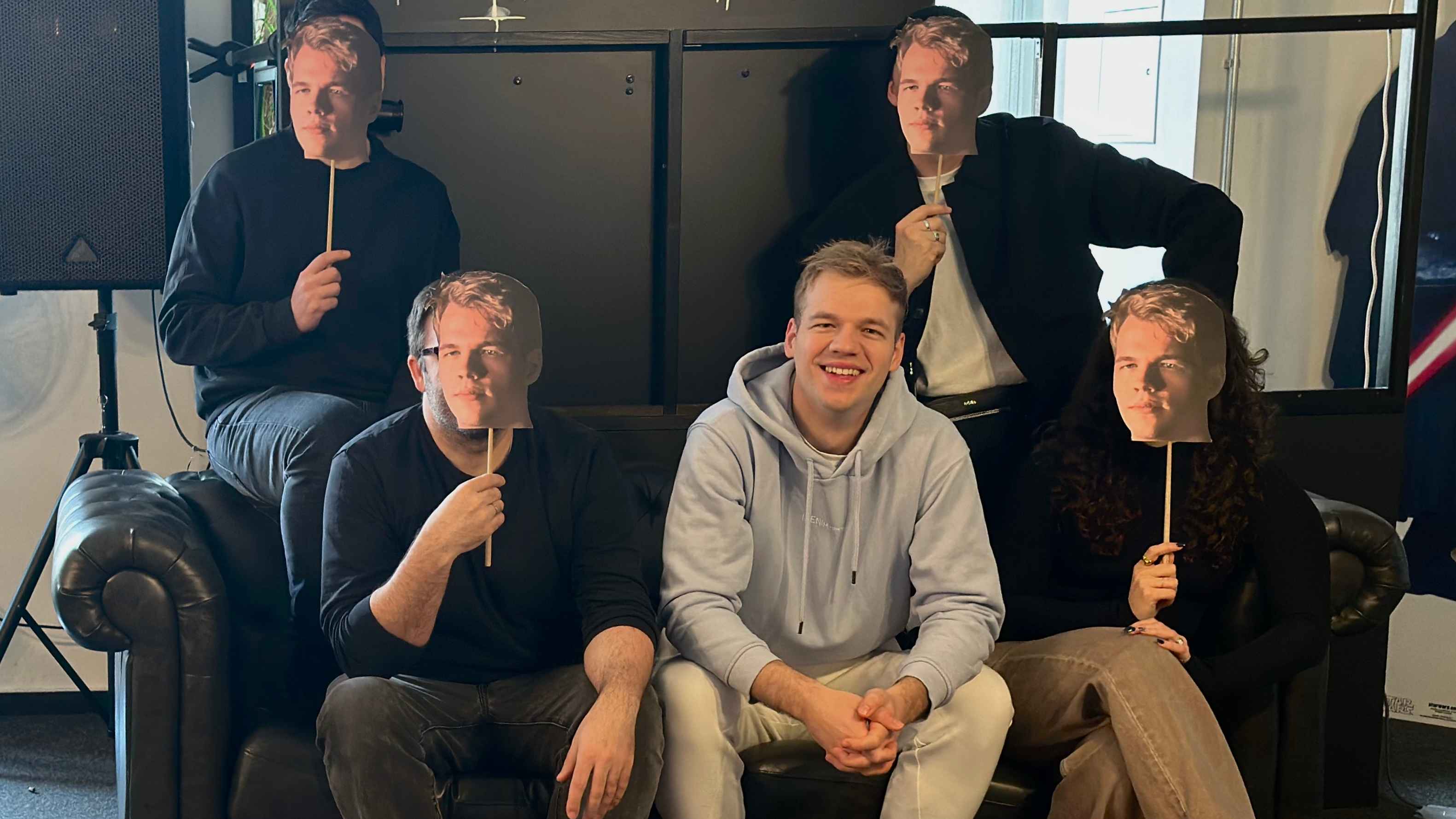 Arbeiten nun zusammen (von links): Gabriela Weissenberg, Patrick Max Fuhrmann Beide hyper soda), Marc Glücks, Tobias Herder und Jorin Zschiesche (beide hyper soda).