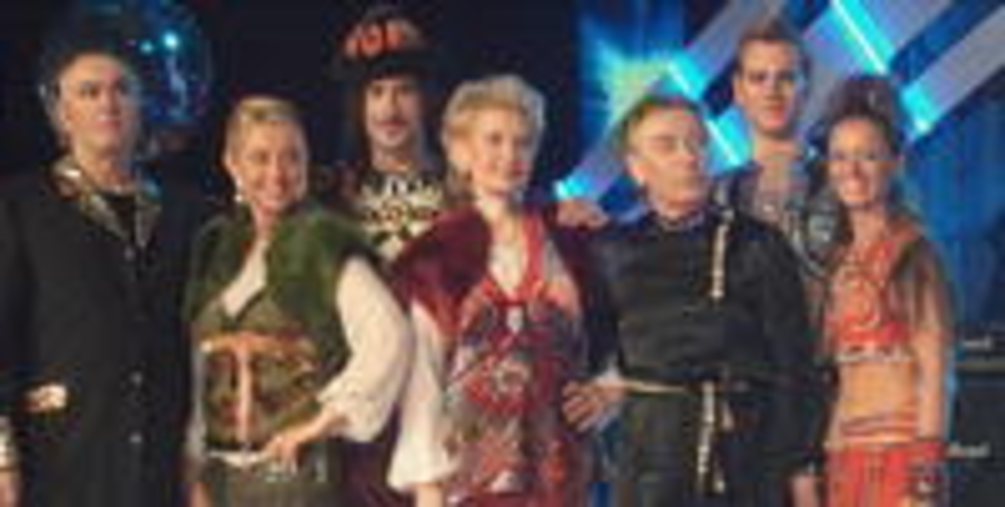Zogen 30.000 Fans an: Steve Bender (3. v.r.) und Dschinghis Khan von 2005 mit (v.l.n.r.) Wolfgang Heichel, Henriette Strobel, Stefan Track, Edina Pop, Daniel Käsling und Ebru Kaya
