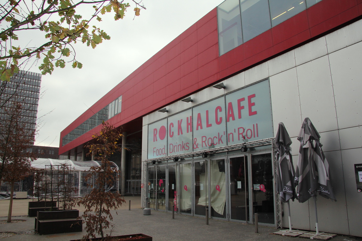 Hier geht wieder das Showcasefestival Sonic Visions über die Bühne: die Rockhal in Esch sur Alzette in Luxemburg