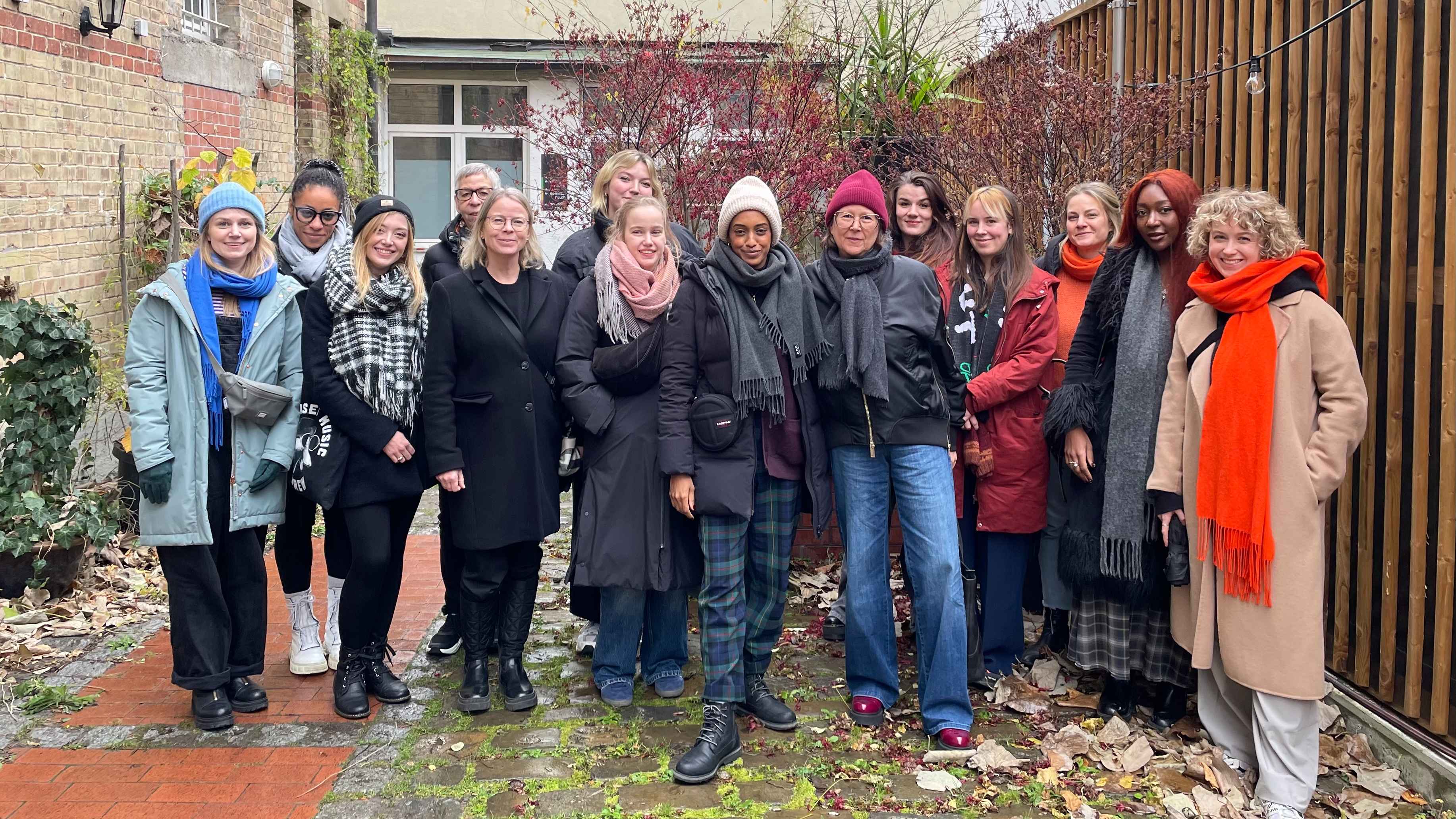 Kamen in Stuttgart zusammen (von links): Linn Meissner, Diana Ezerex, Liv Kristin Ovens, Birgit Heuzeroth, Andrea Wünsche, Clara Hellmer, Franziska Rapp, Misla Tesfamariam, Manuela Nikele,...