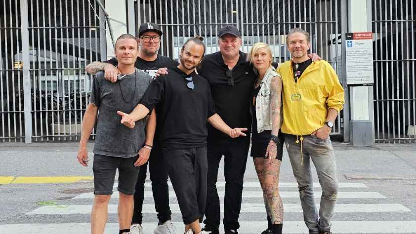 Trafen sich in Helsinki (von links): Aki Hakala (Drums), Antti Eriksson (Backbone Management), Lauri Ylönen (Vocals), Dan Waite (CEO Better Noise Music), Emppu Suhonen (Guitar) und Eero He...