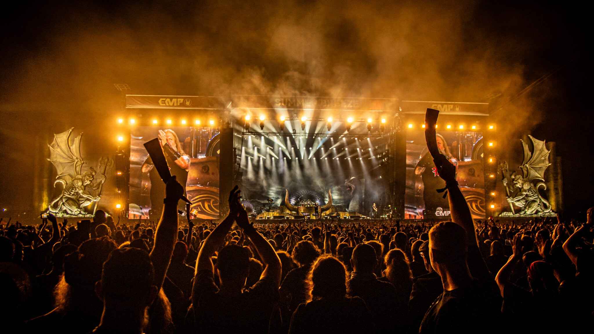 Zieht jährlich rund 40.000 Menschen an und ist in diesem Jahr Schauplatz des Festivalstammtisches: das Summer Breeze Open Air in Dinkelsbühl.