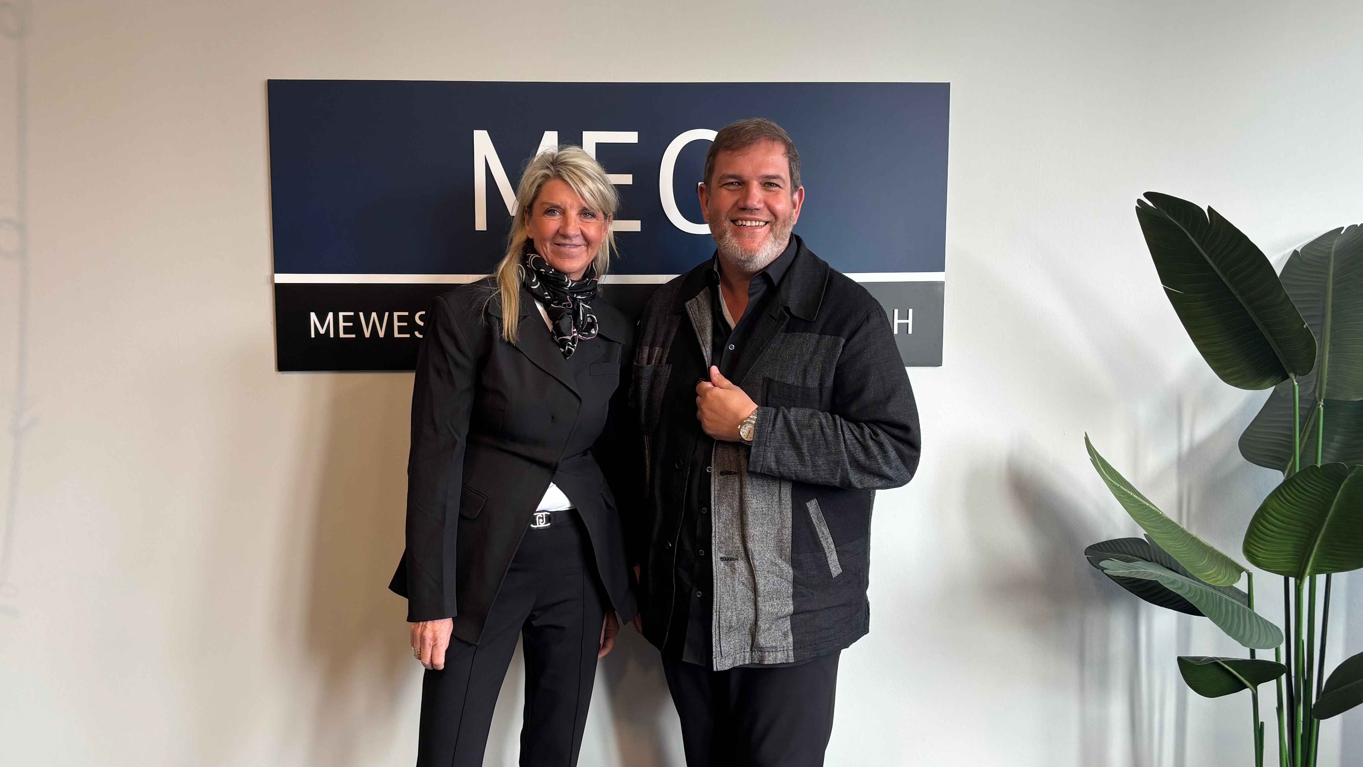 Bündeln ihre Kräfte: Christiane Blaeser (conneccted, links) und Jan Mewes (Geschäftsführer Mewes Entertainment Group).