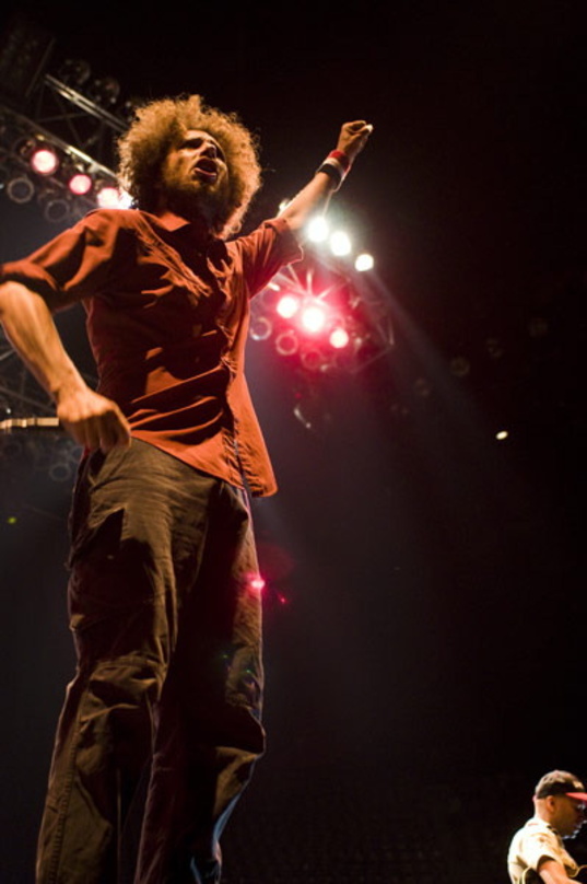 Steht mit einem 16 Jahre alten Song auf Platz eins der UK-Charts: Zack de la Rocha von Rage Against The Machine