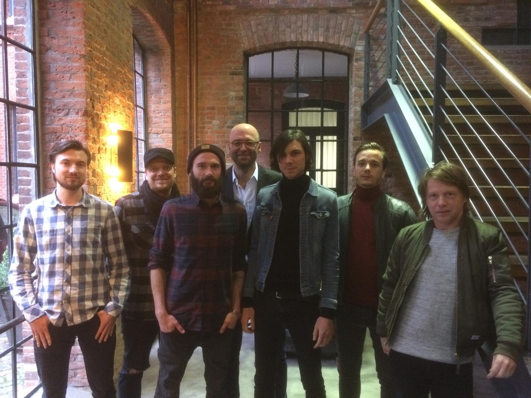Arbeiten künftig zusammen (von links): Moritz Bremer (Marketing & Promotion Manager Neuland Concerts), Torben Meyer (Booking Agent Neuland Concerts), Tim Zimmermann (Barrenstein), Christia...
