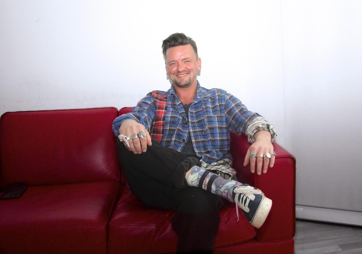 Bereits zum zweiten Mal zu Gast auf der MusikWoche-Couch: Ben Zucker