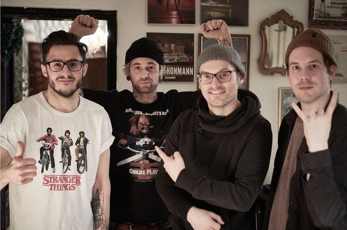 Machen gemeinsame Sache (von links): Johannes Scheer, Michael Lettner (beide Marathonmann), Alexander Schröder (Redfield Records) und Leo Heinz (Marathonmann)