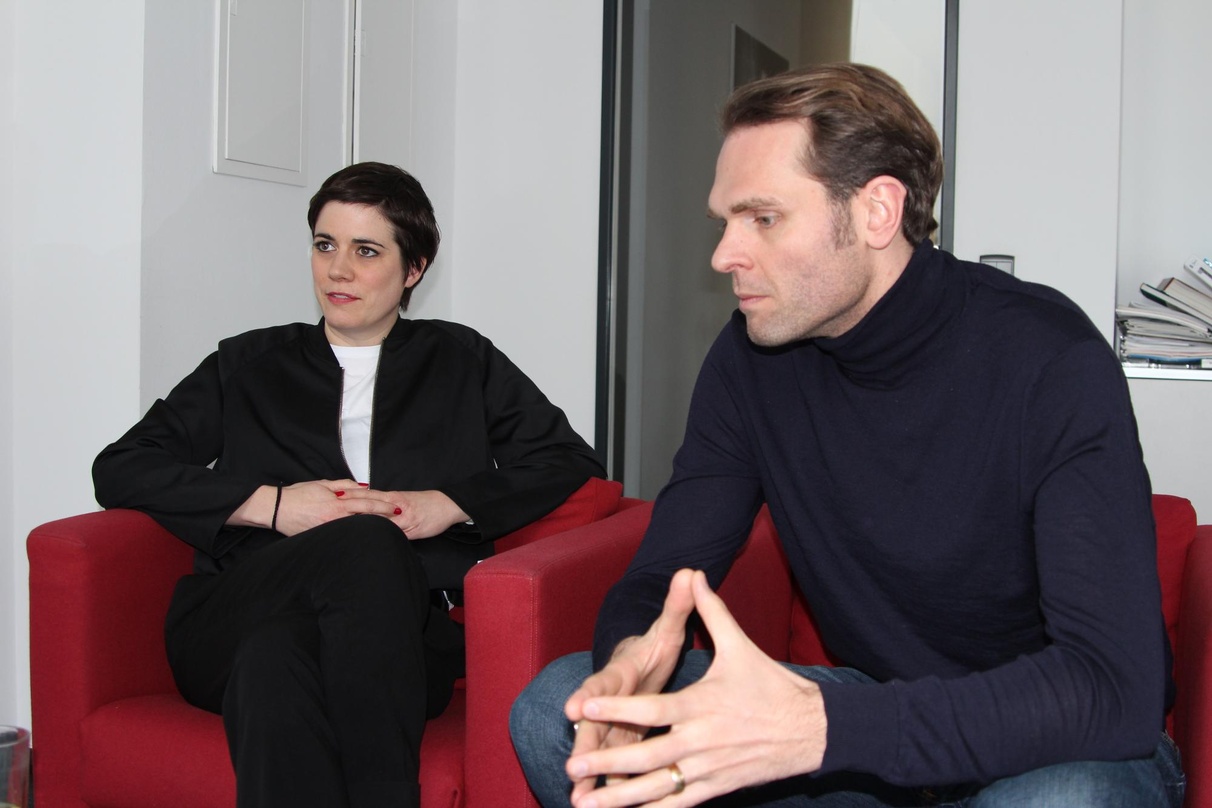 Sind gespannt auf die Live-Übertragung des Echo: Rebecka Heinz und Florian Drücke.