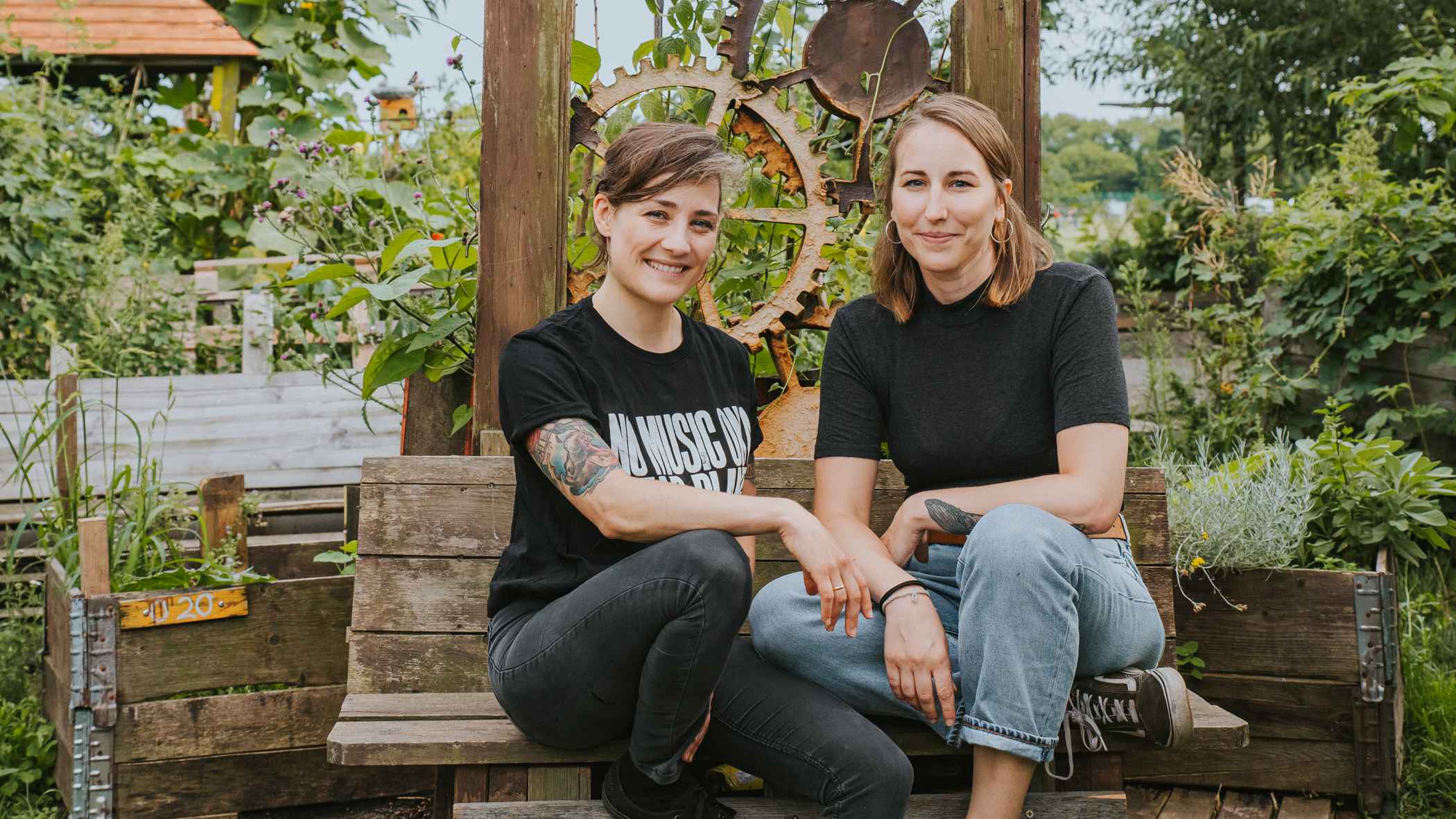 Wollen Firmen grüner machne: die Gründerinnen von The Changency Katrin Wipper (links) und Sarah Lüngen.