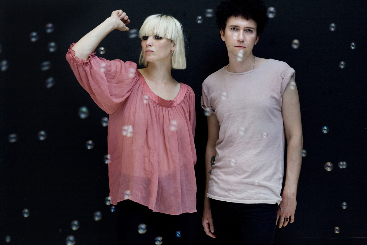 Rocken in der Adventzseit in deutschen Clubs: The Raveonettes