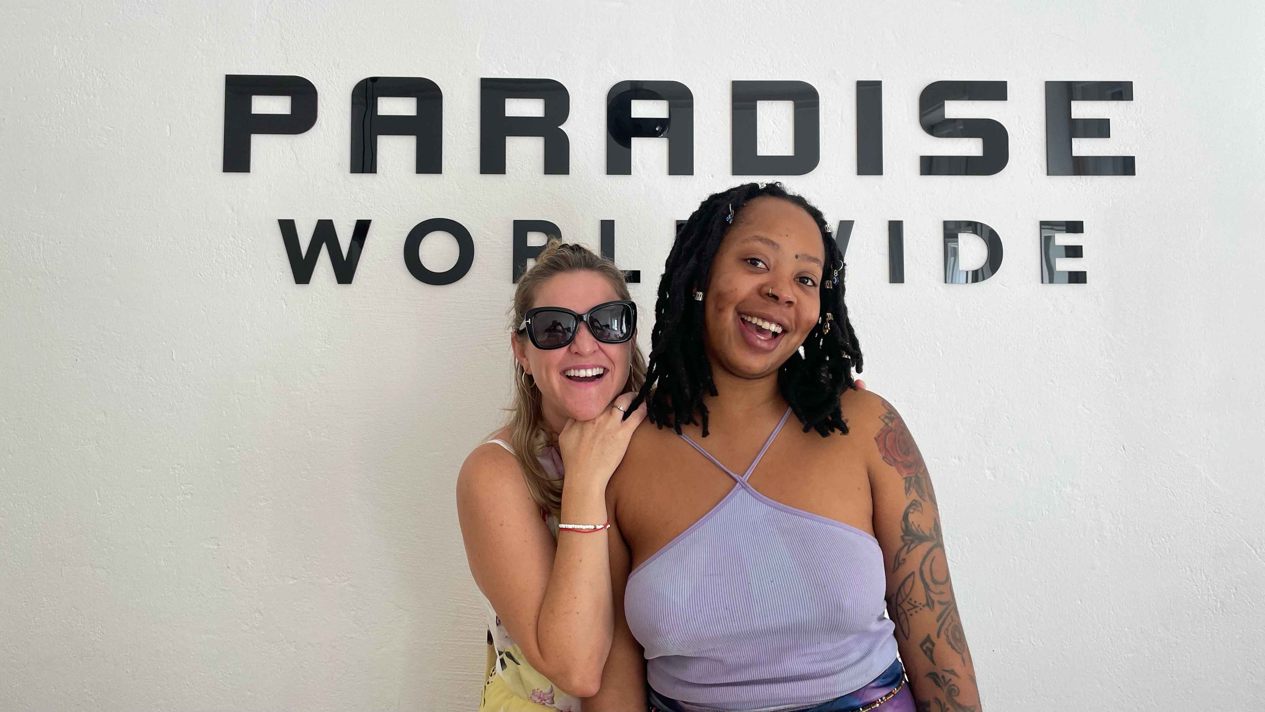 Beleuchten auf der Reeperbahn den Musikstandort Afrika: Sarah Jane Nicholson (links) und Namakau Star.
