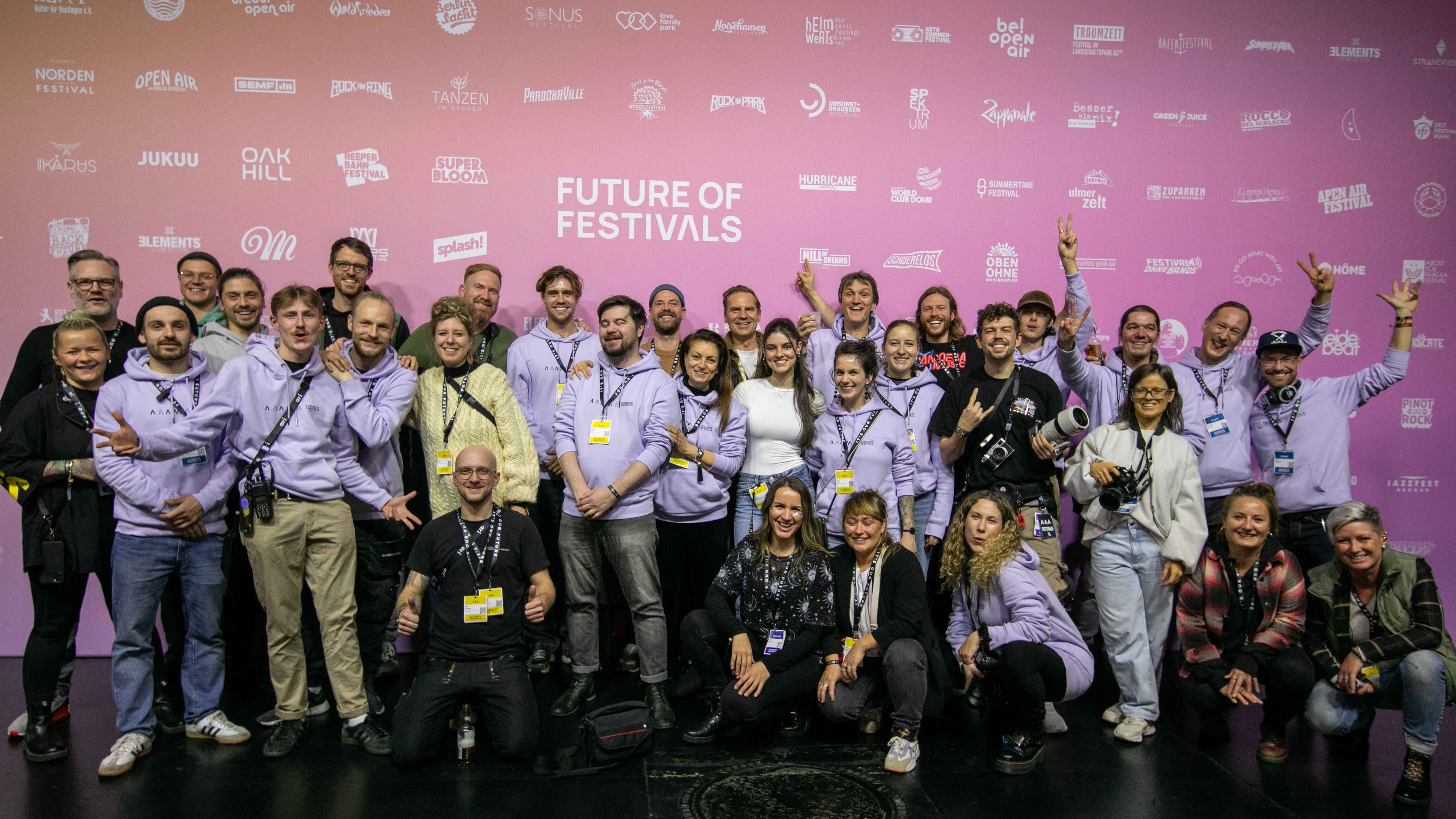 Zufrieden mit der fünften Ausgabe: das Team von Future of Festivals um Robert Stolt (hinten, 6. von rechts).