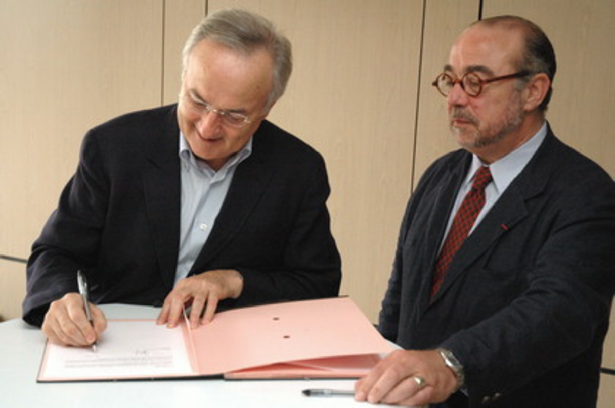 Abgezeichnet: Bernard Miyet (l.) und Jean-Manuel de Scarano