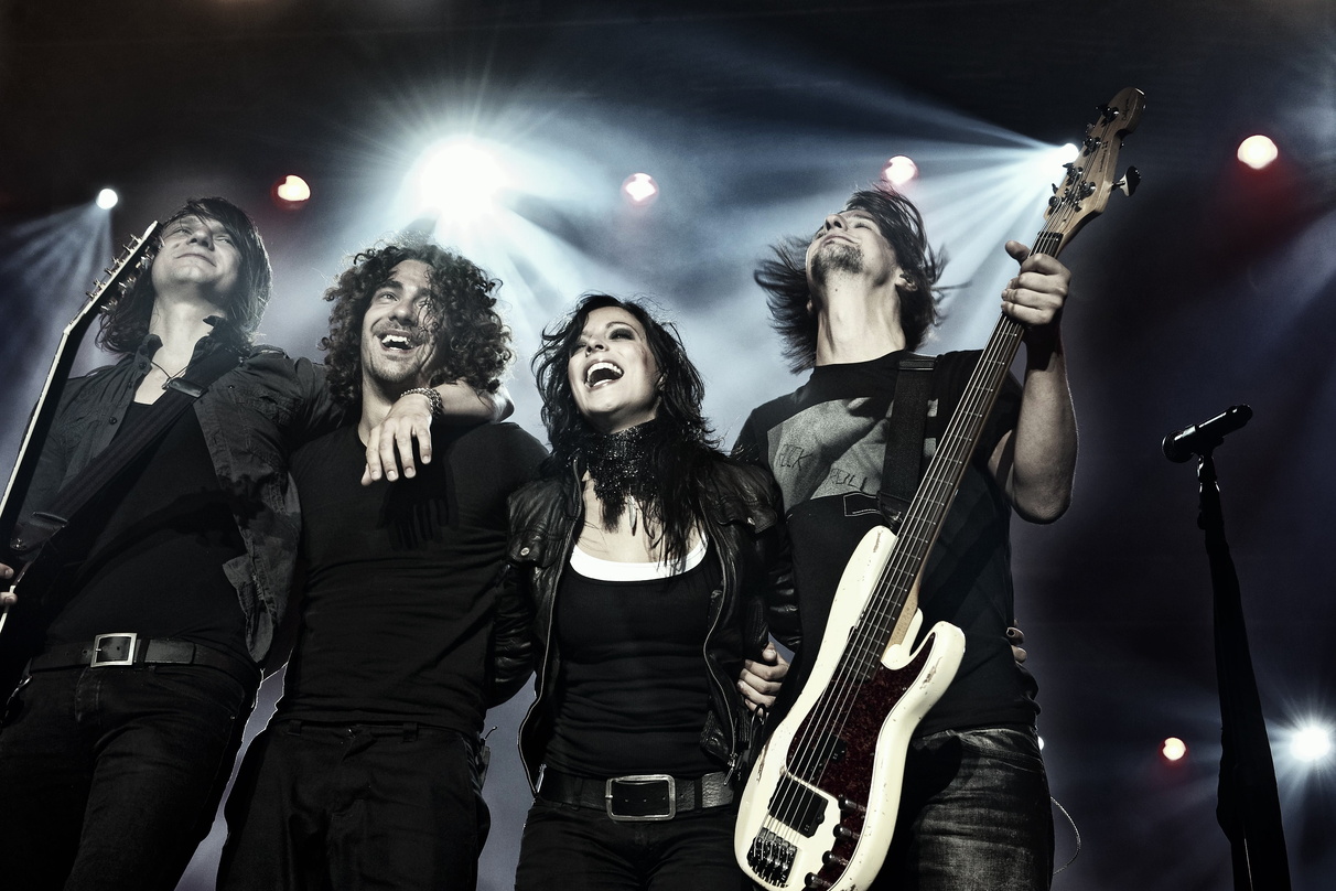Beziehen ihre Fans in die Probe zum Benefizkonzert mit ein: Silbermond