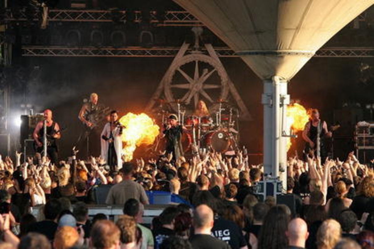 Schall und Rauch: Subway To Sally auf dem Amphi Festival