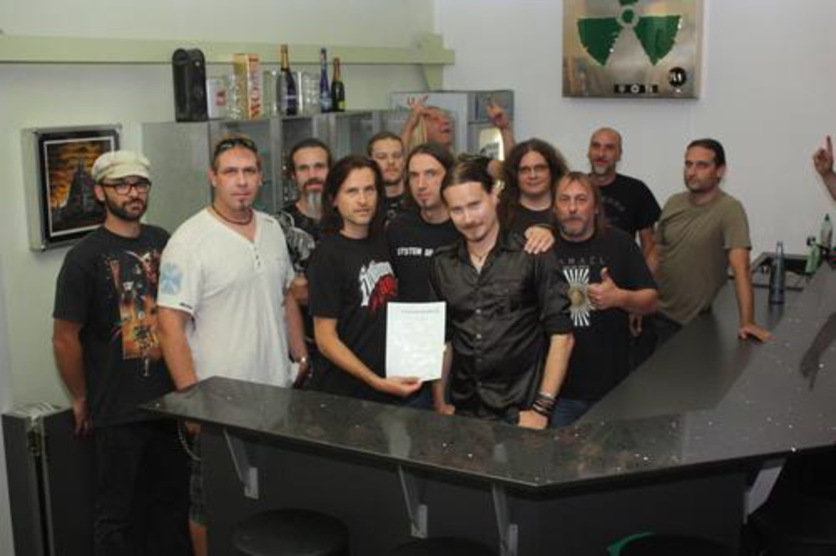Bleiben Partner: Nightwish und ihr Team von Nuclear Blast