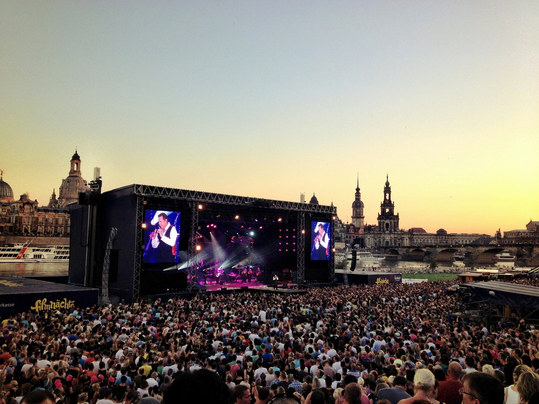 Beständiger Publikumsmagnet: Roland Kaisers "Kaisermania"-Open-Air in Dresden