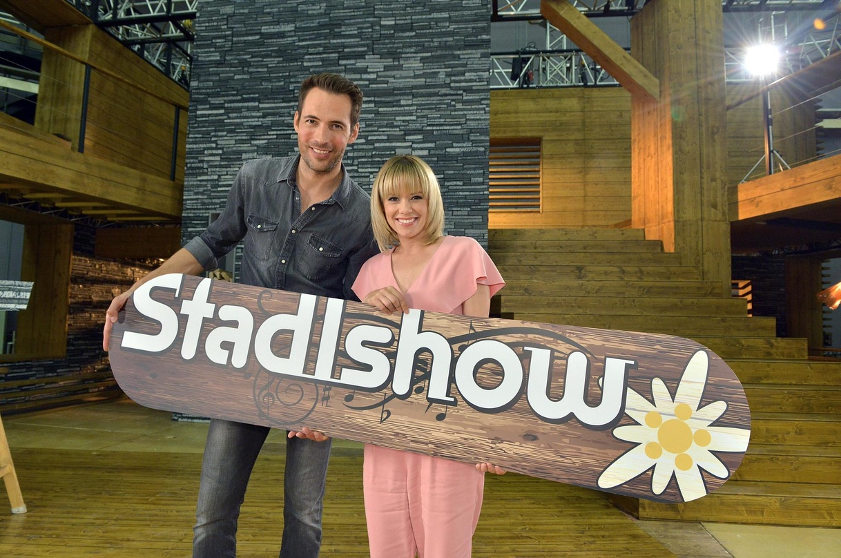 Moderierten erstmals die "Stadlshow": Francine Jordi und Alexander Mazza