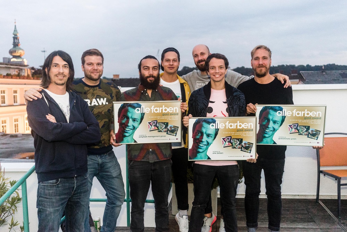 Feierten trotz Bombendrohung (von links): Robert Krigovszky (Productmanager Sony Music Austria), Stefan Hochwallner (Vertriebsleiter Sony Music Austria), Philipp Willms (Personal Manager A...