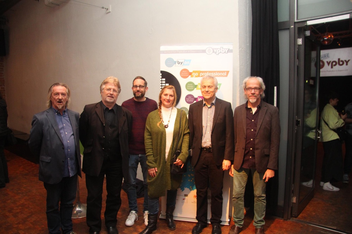 Begingen den runden Verbandsgeburtstag (von links): Rick Roth, Bernd Schweinar, David Lodhi, Katharina Kasipovic-Rauecker, Ernst Wolfswinkler und Bernd Strieder