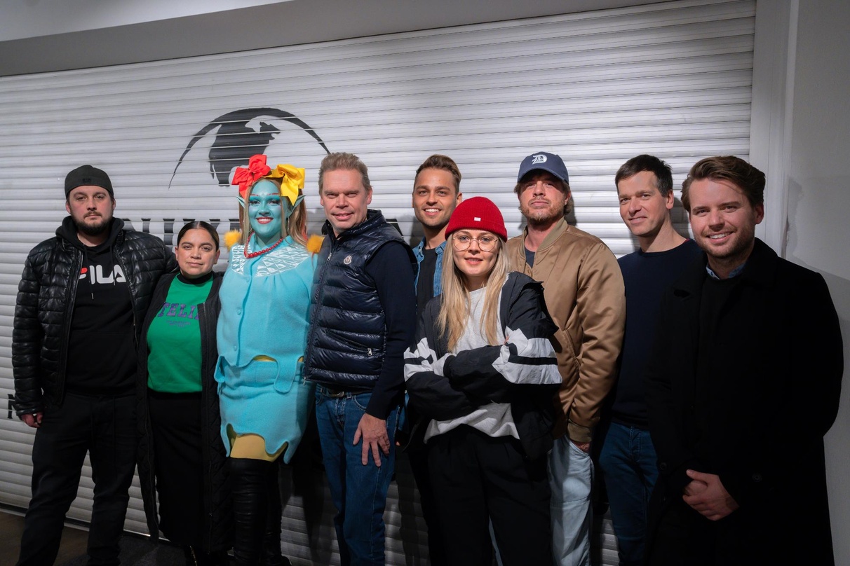 Gehen gemeinsame Wege: twenty4tim (3. von links) mit seinem Better-Now-Team