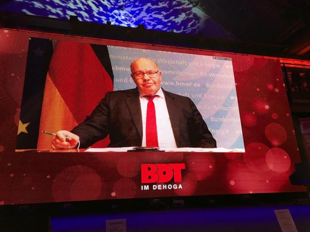 Stellte per Videoscreen-Schalte neue Hilfsmaßnahmen der Bundesregierung in Aussicht: Wirtschaftsminister Peter Altmaier