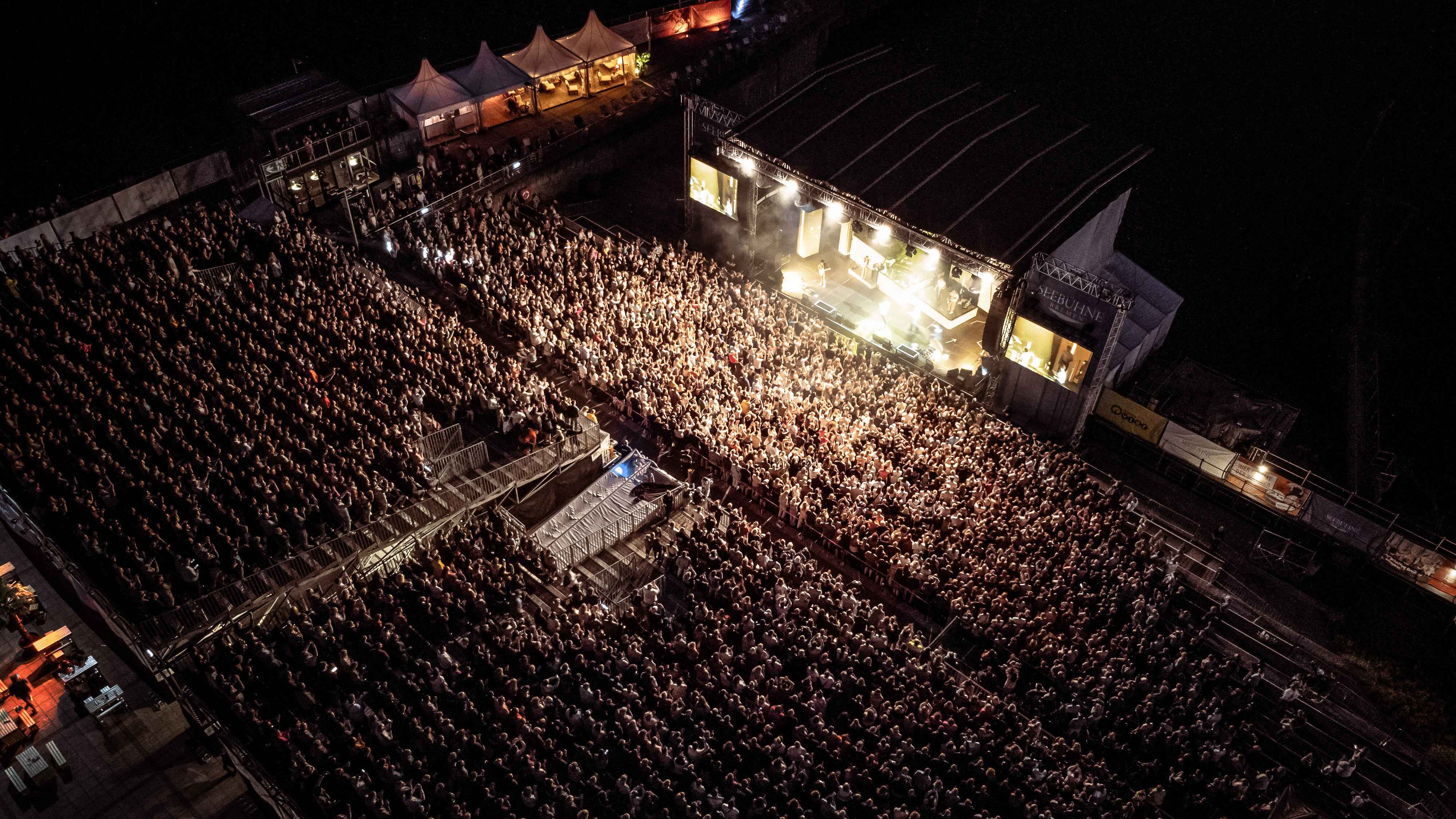 Spielte 2024 auf der Bremer Seebühne: Clueso.