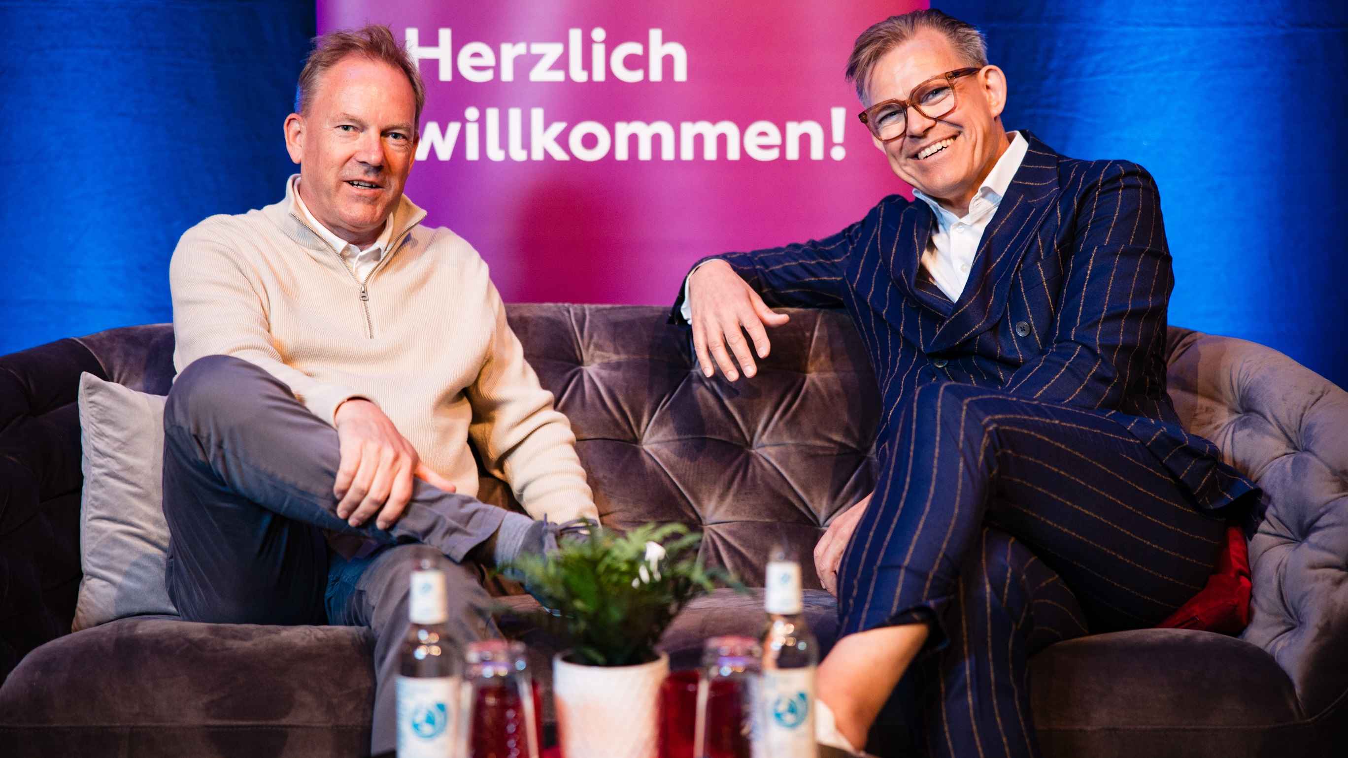 Einigten sich auf eine Zusammenarbeit: Michael Hilgers (links, HockeyPark) und Frank Kindervatter (NEW).