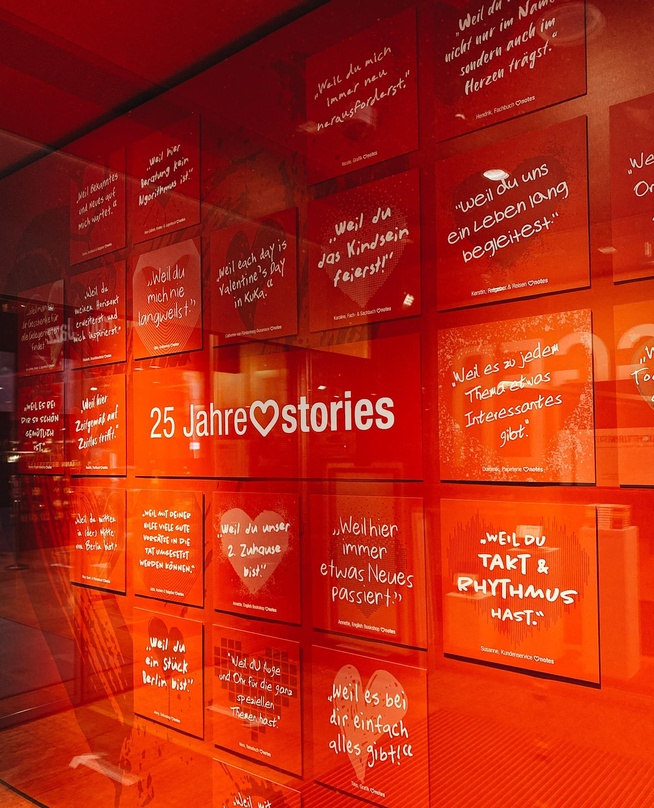 Kampagne zum Jubiläum: das 1997 eröffnete KulturKaufhaus Dussmann geht ins 25. Jahr