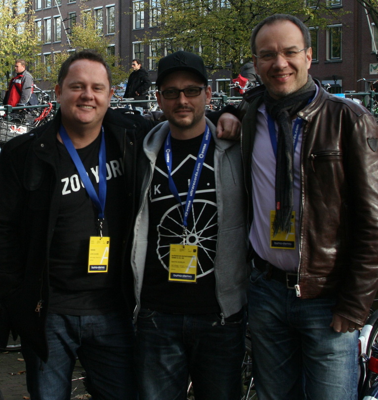 Besiegelten den Deal beim Amsterdam Dance Event 2010 (v.l.n.r.): John Course (Vicious Recordings), Martin Kessler (Manager Creative & Communication Superstar) und Frank Fenslau (Managing D...