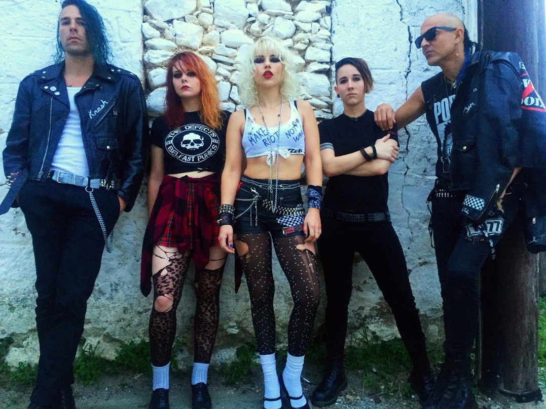 Stehen bei Motörhead Music unter Vertrag: die Barb Wire Dolls