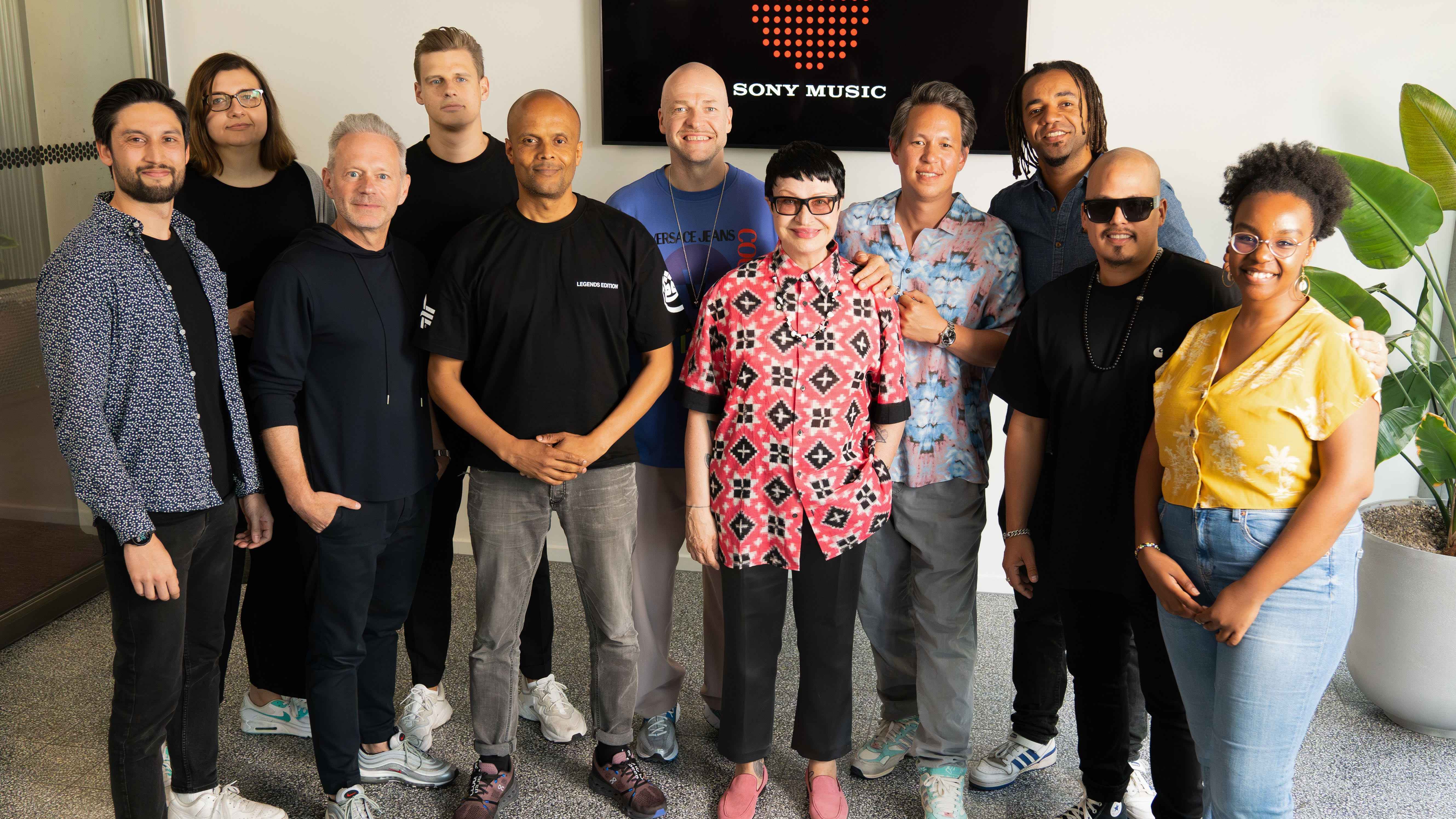725bde82 8ab3 4f53 b4e0 5ab6d5059ad6 Arbeiten als Team (von links): Patrick Demel (Senior Product Manager 1991 Artist & Label Services Sony Music Entertainment), Ulrike Liero (Vice President Business Affairs Legal & BA GSA So...