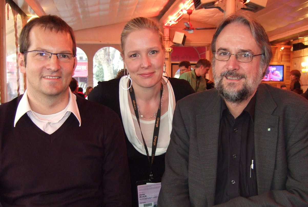 Neue Geschäftspartner (v.l.n.r.): Jürgen Ruf (Vorstand mtG media transfer AG), Amke Block (Geschäftsführerin audiomagnet) und Karlheinz Brandenburg