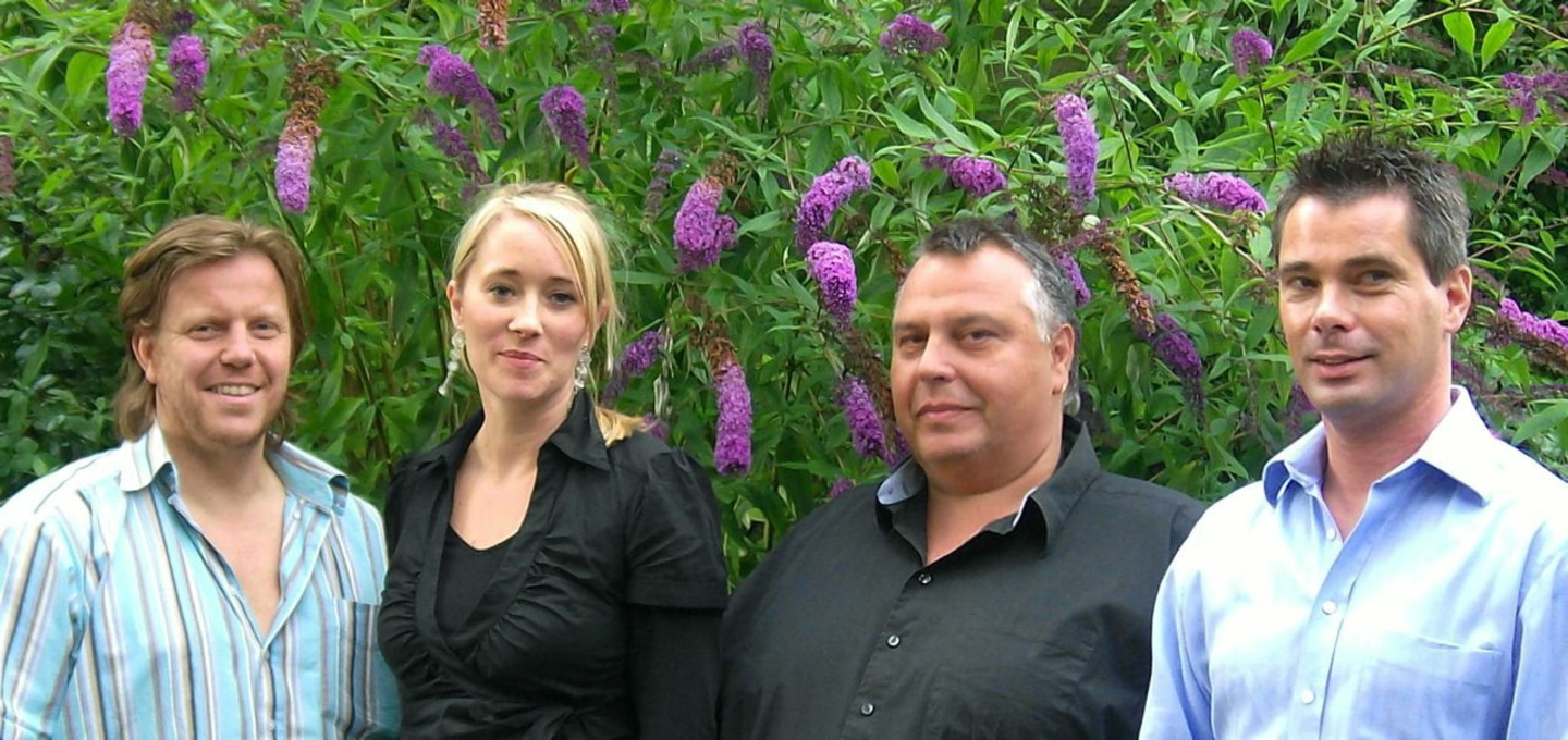 Neue Partner (v.l.n.r.): Jochen Richert (Geschäftsführer Premium Records/Soulfood), miLú, Manager Robert Wolf und Booker Frank Scherk