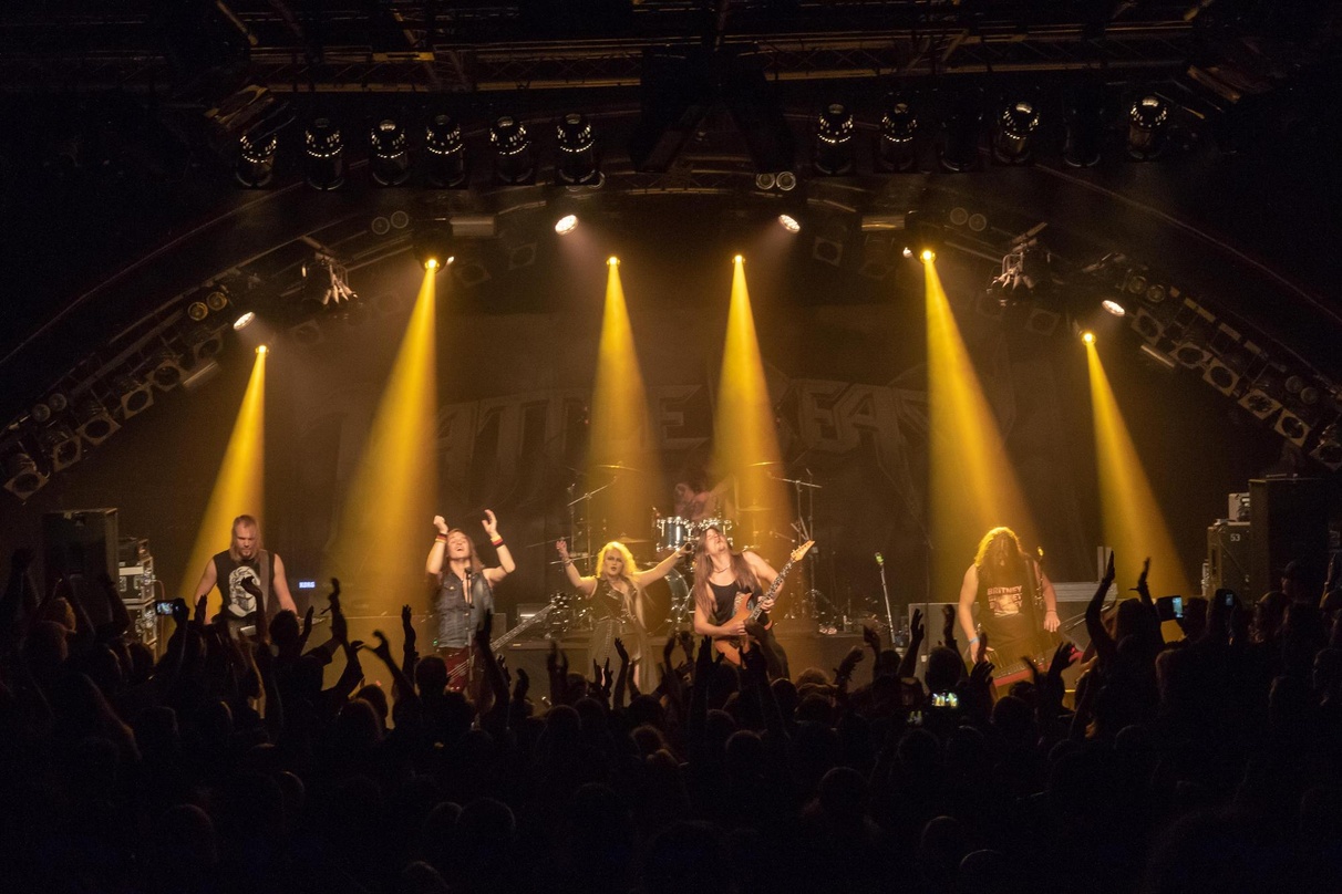 Hier ging es laut und hoch her: die Hamburg Metal Dayz in der Markthalle, hier beim Auftritt der finnischen Band Battle Beast