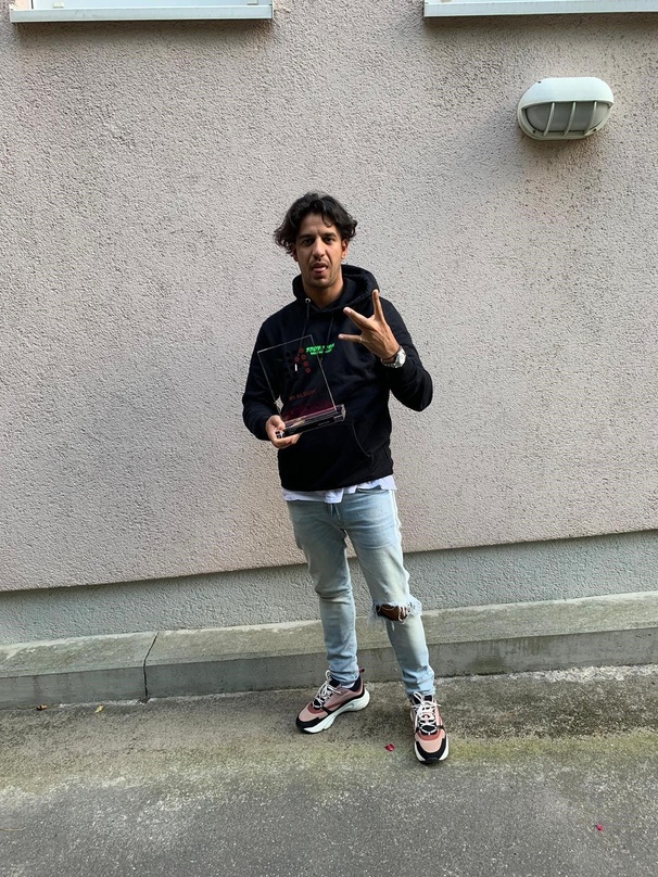 Der Longplayprimus der Woche: Ufo361 mit seinem Nummer 1 Award für "Wave"