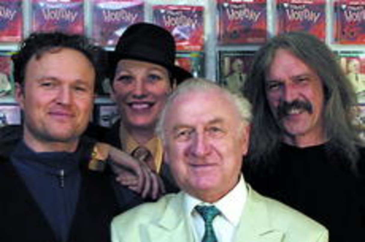 Neue Partner: Frank Misiak, DJ Swingin' Swanee, Deutschlands ältester DJ Günter Discher und {mlbipers.8169.Thomas Fenn|U|T|2392}