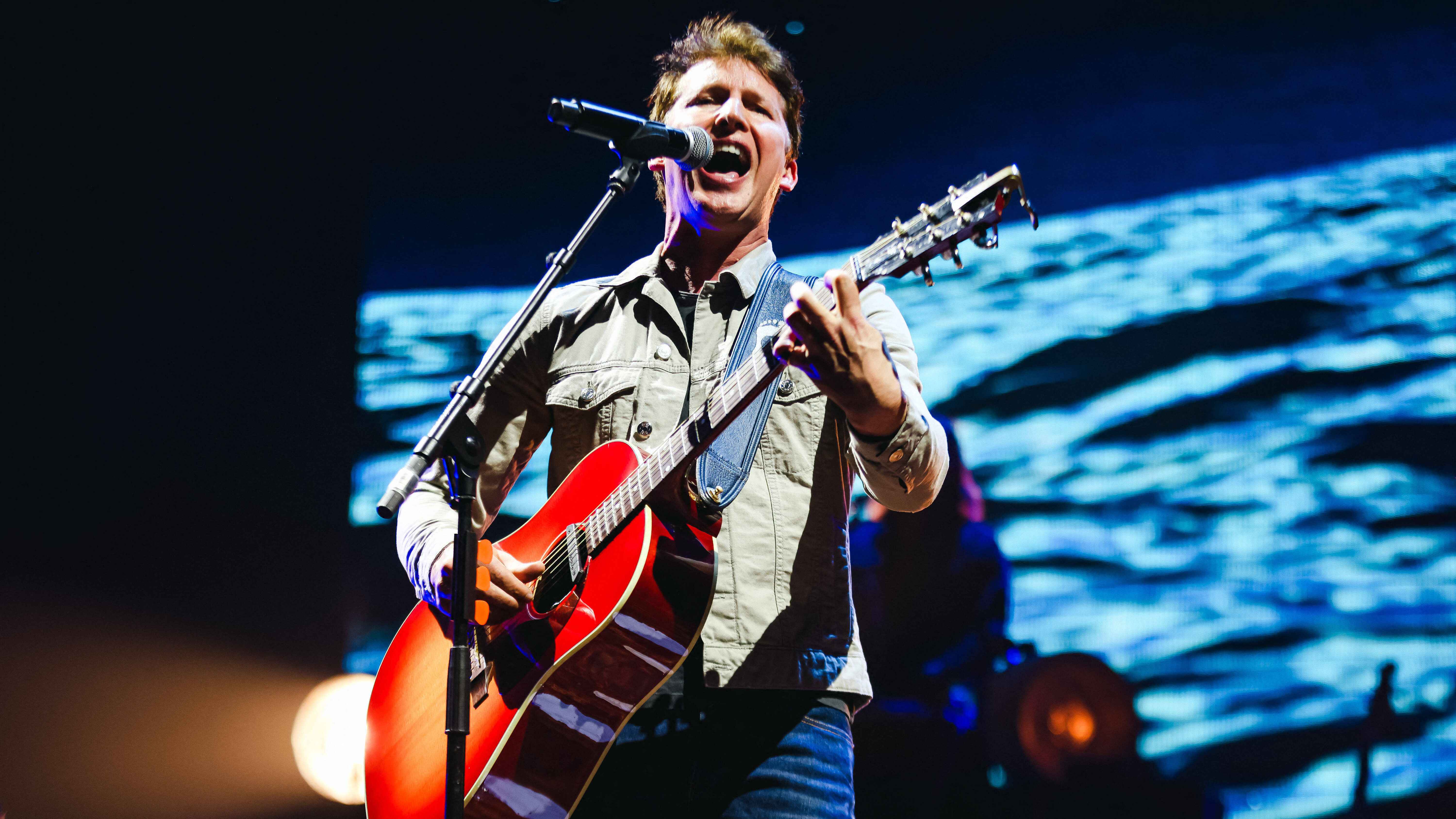 744a2278 f4f2 40ba b6ba 4b5f4c027be5 Baut stets eine enge Verbindung mit dem Publikum auf: James Blunt, hier bei einem Konzert in Mailand Anfang März.