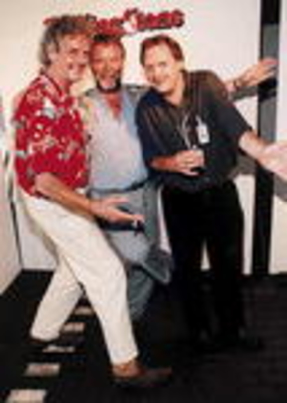 Ein Bild aus fröhlichen Tagen: Herausgeber Kuhls (M.) mit den Chefredakteuren Jörg Gülden (l.) und Gockel