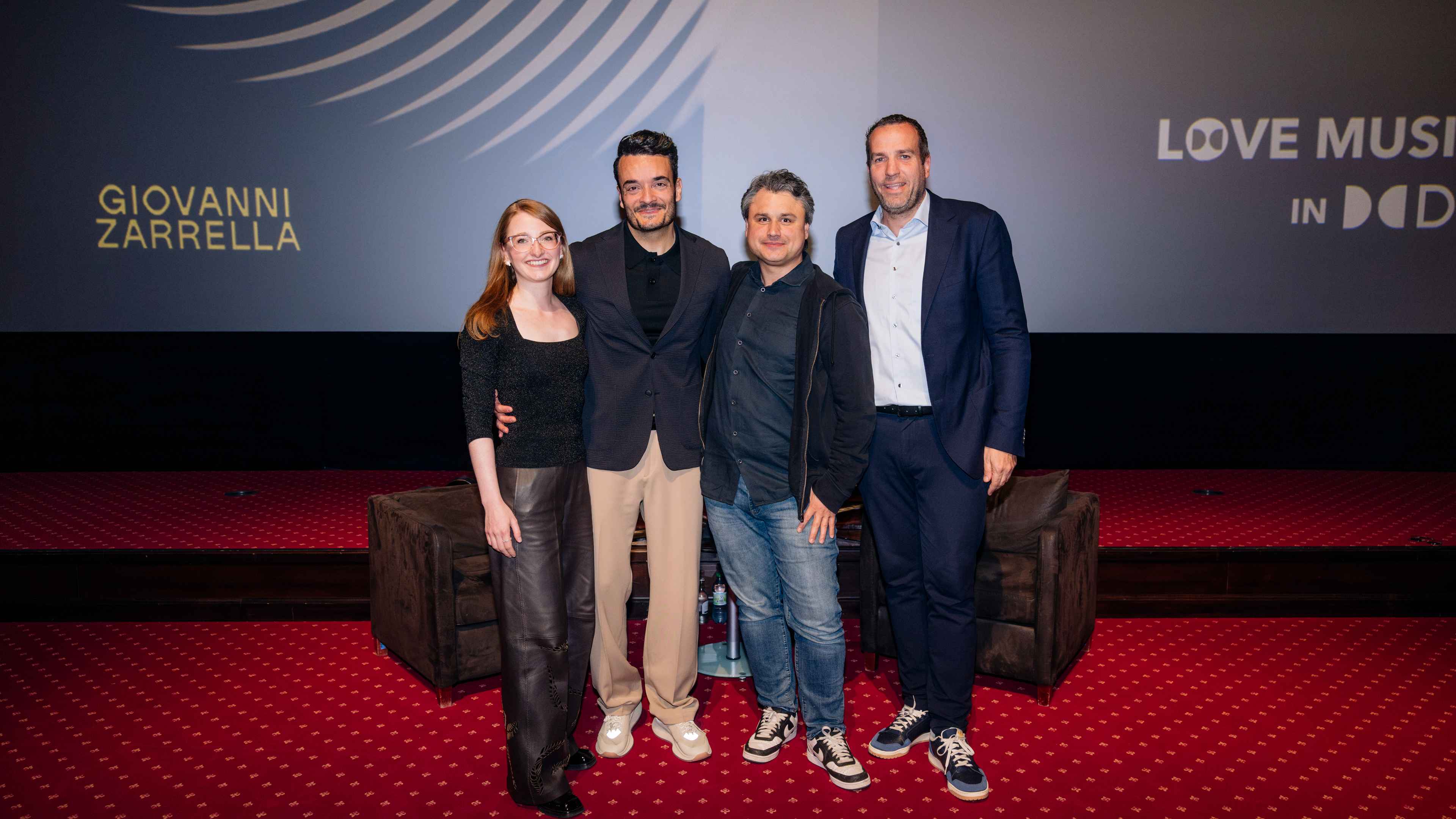 Kamen im Europapark Rust zusammen (von links): Martina Temmen (Senior Marketing Manager Pop / Alternative Warner Music), Giovanni Zarrella, David Ziegler (Content & Partner Relations Manag...