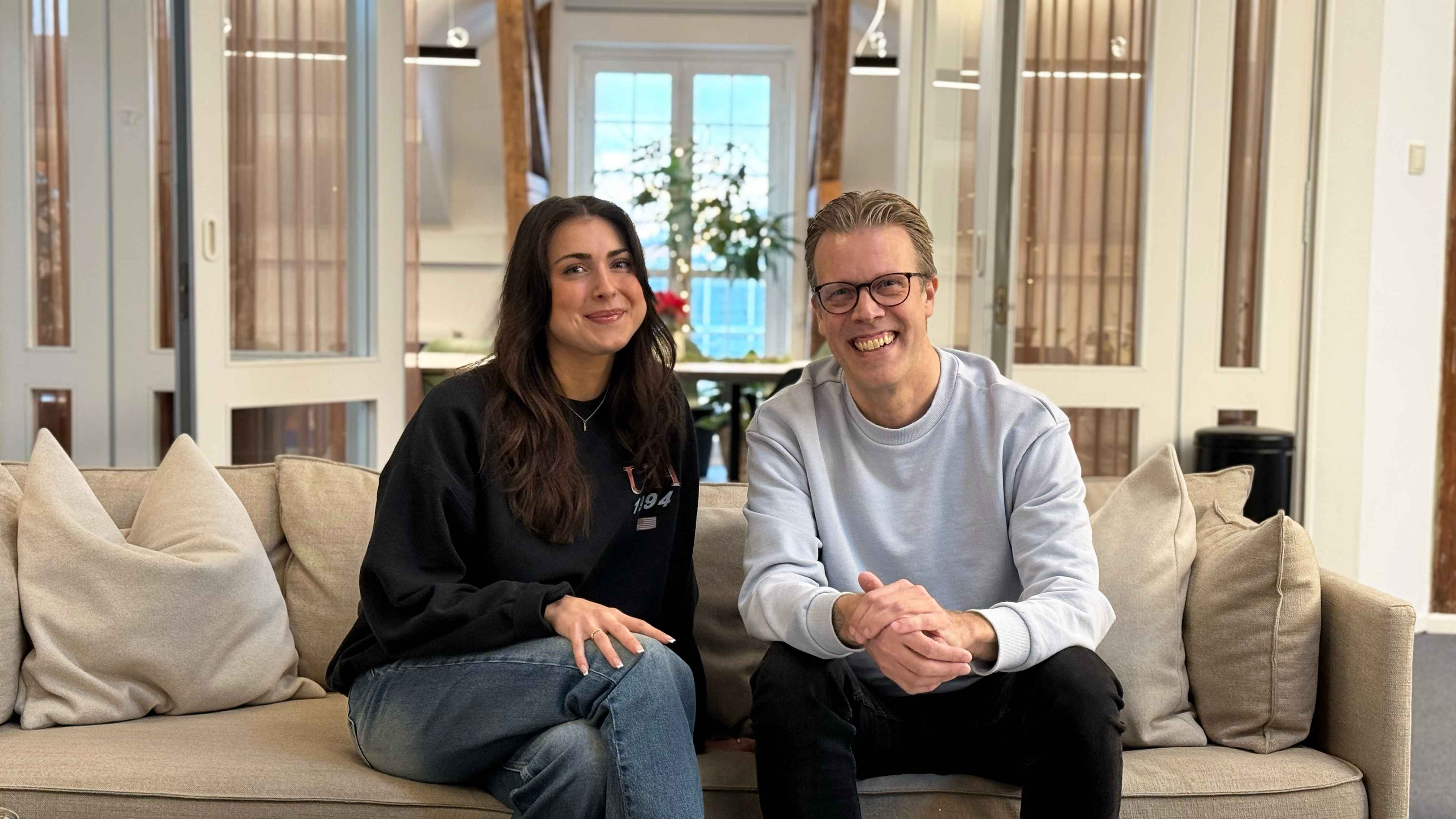 Ein neues und bekanntes Gesicht fürs Team: Lola Loog (Promoterin, links) und Chris Rotenius (Head Of Booking).