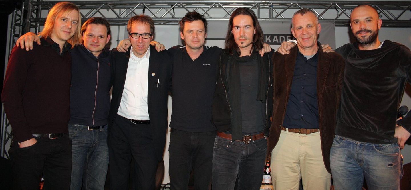 Trafen sich im Open House: Selig mit Professor Udo Dahmen (3. v.l., Künstlerischer Direktor und Geschäftsführer Popakademie Baden-Württemberg) und Professor Hubert Wandjo (2. v. r., Busine...