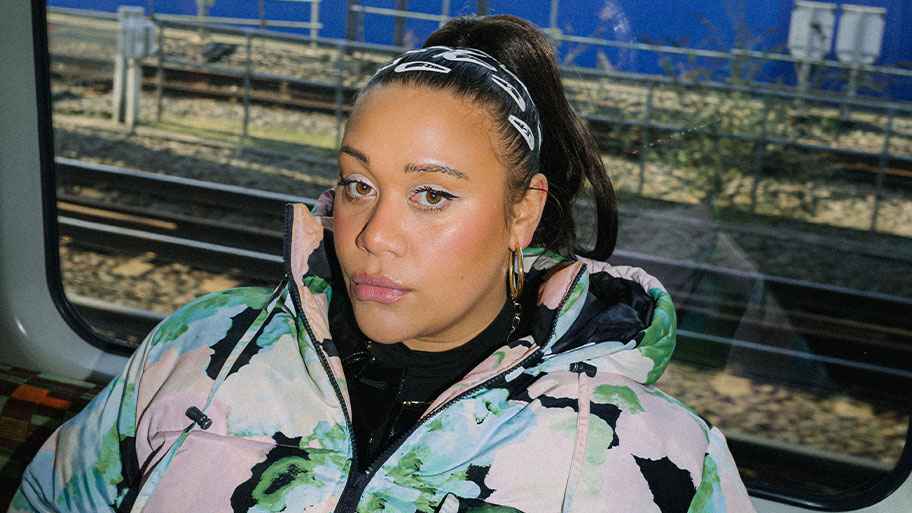 Tritt bei ESNS 2026 auf und ist für einen MME Award nominiert:  Ray Lozano.