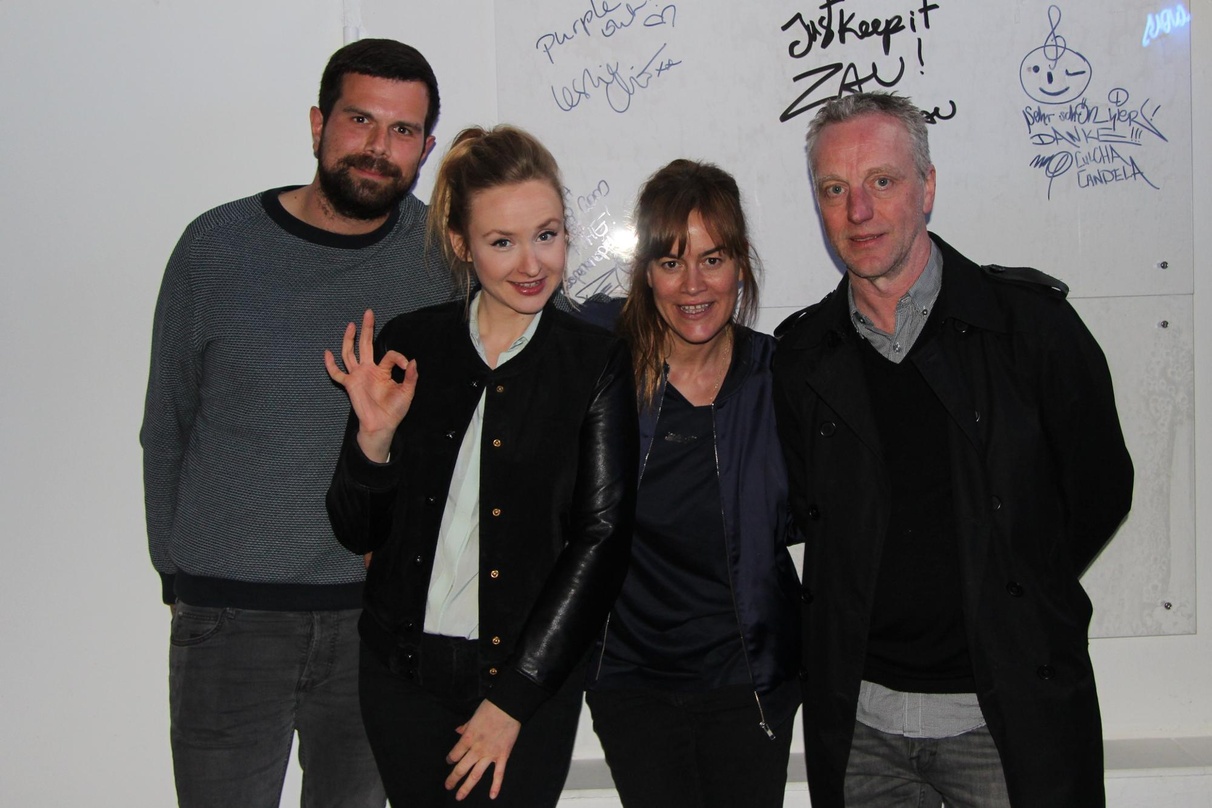 Mit dabei beim Berliner Showcase (von links): Künstlermanager Curt Keplin, Sängerin Leslie Clio, Natasha Augustin (Warner Chappell Music Publishing) und Konrad von Löhneysen (Embassy of Mu...