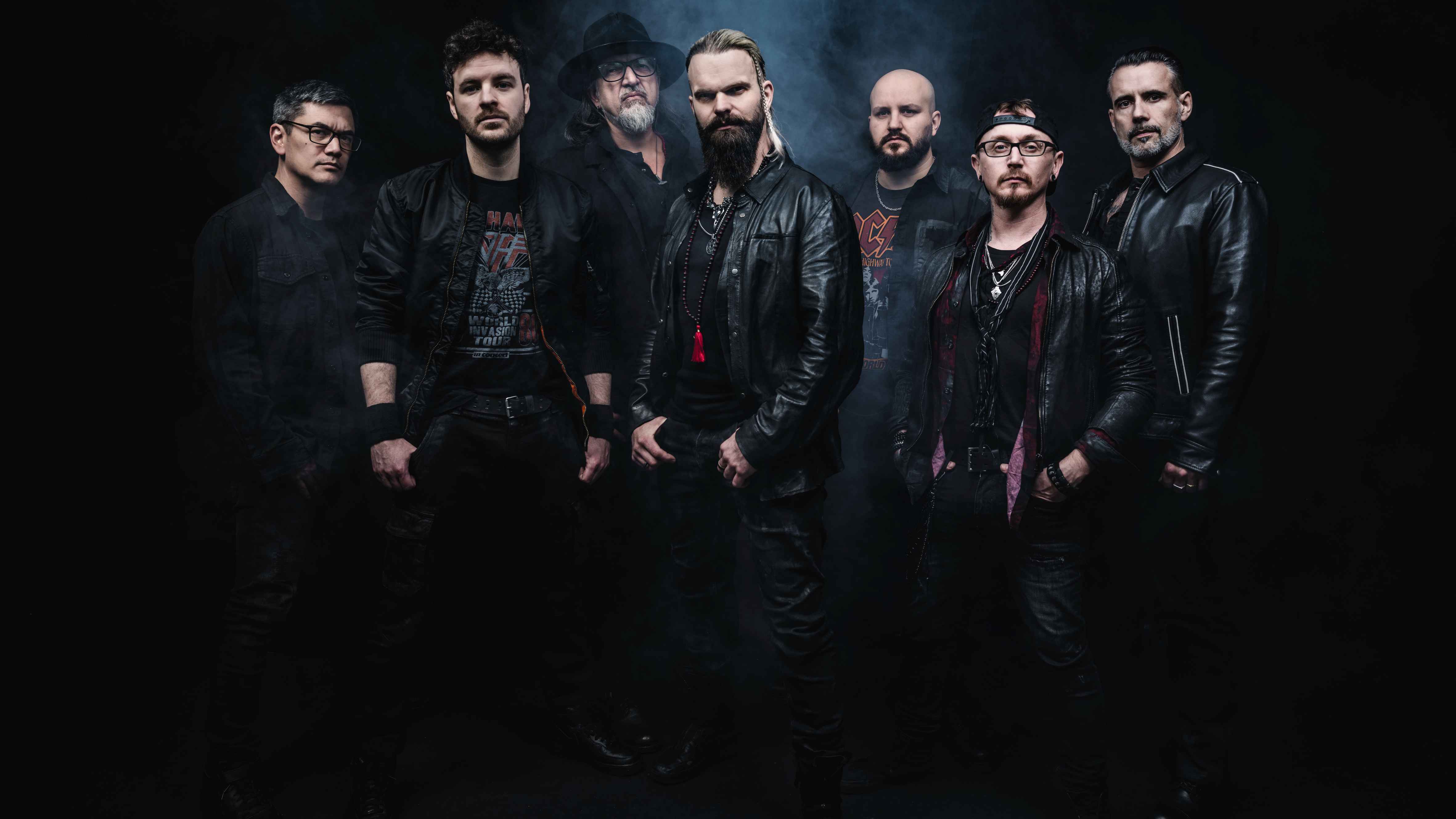 Bietet ein Rollenspiel an: die Band Saltatio Mortis mit (von links): Frank, Till, Falk, Alea, Elsi, Luzi und Jean.