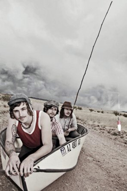 Bei Target im Boot: Portugal.The Man